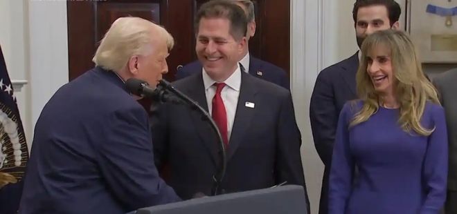 美国为新生儿推“特朗普账户”：投资美股18岁后可提取！戴尔创